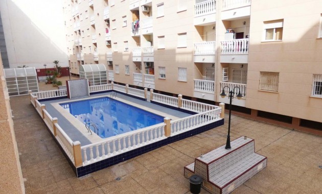 Herverkoop - Appartement / flat -
Torrevieja - Estacion de autobuses