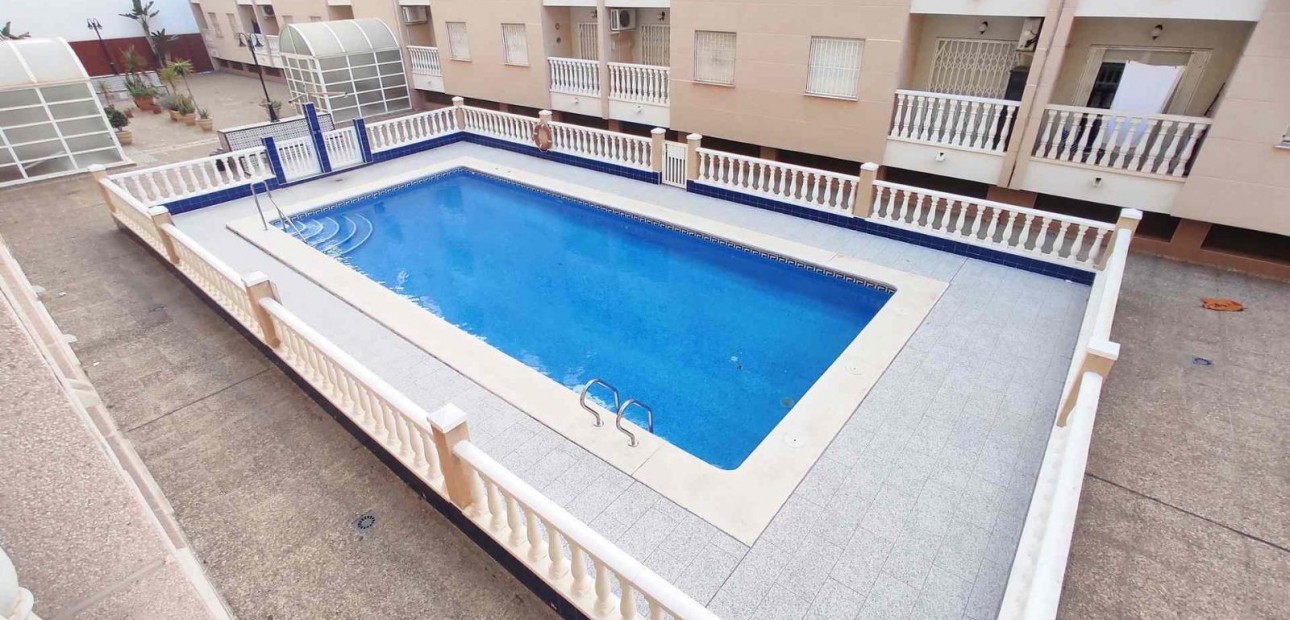 Herverkoop - Appartement / flat -
Torrevieja - Estacion de autobuses