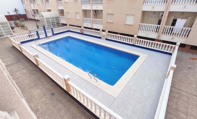Herverkoop - Appartement / flat -
Torrevieja - Estacion de autobuses