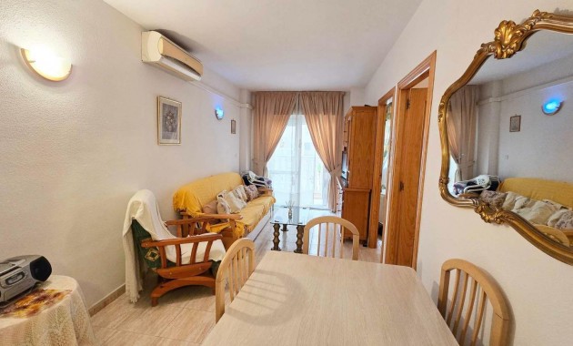 Herverkoop - Appartement / flat -
Torrevieja - Estacion de autobuses