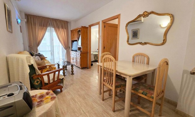 Herverkoop - Appartement / flat -
Torrevieja - Estacion de autobuses