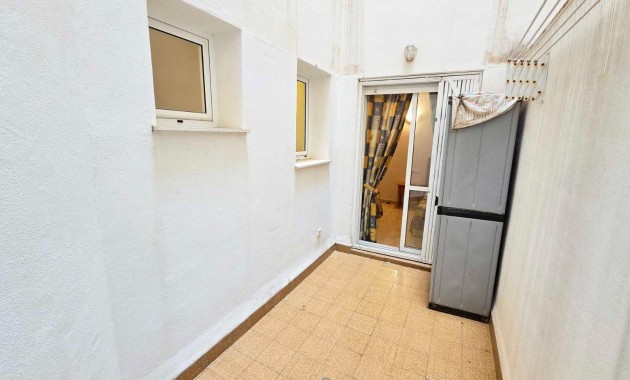 Herverkoop - Appartement / flat -
Torrevieja - Estacion de autobuses