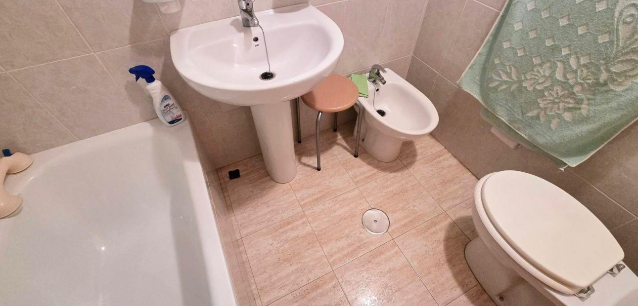 Herverkoop - Appartement / flat -
Torrevieja - Estacion de autobuses