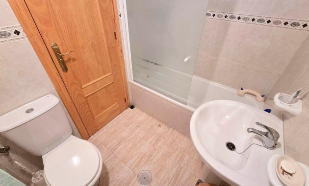Herverkoop - Appartement / flat -
Torrevieja - Estacion de autobuses