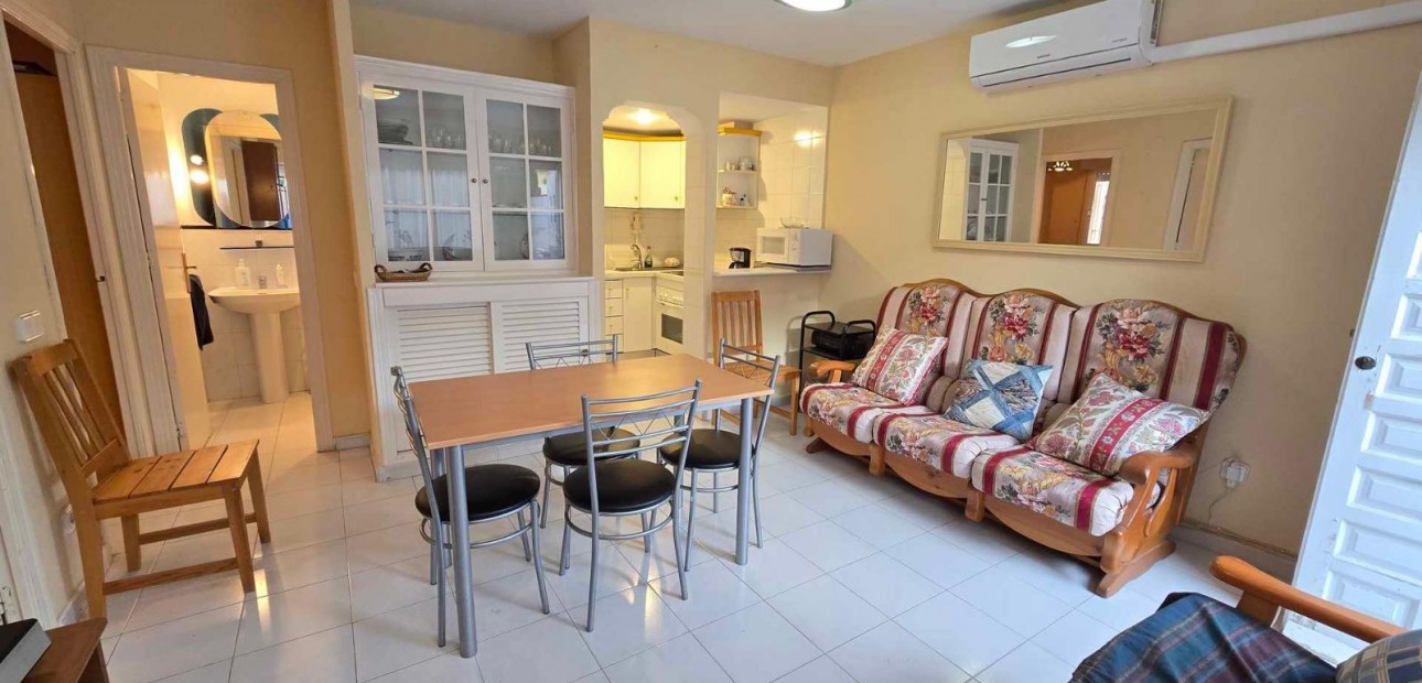 Herverkoop - Appartement / flat -
Torrevieja - Playa de los locos
