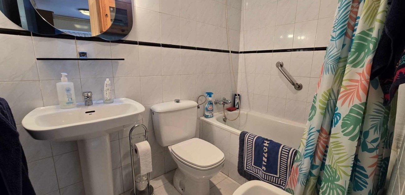 Herverkoop - Appartement / flat -
Torrevieja - Playa de los locos