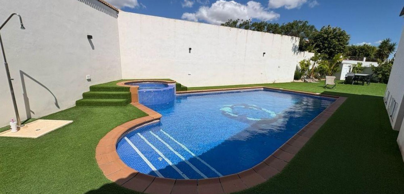 Herverkoop - Villa -
Torrevieja - Los Balcones - Los Altos del Edén