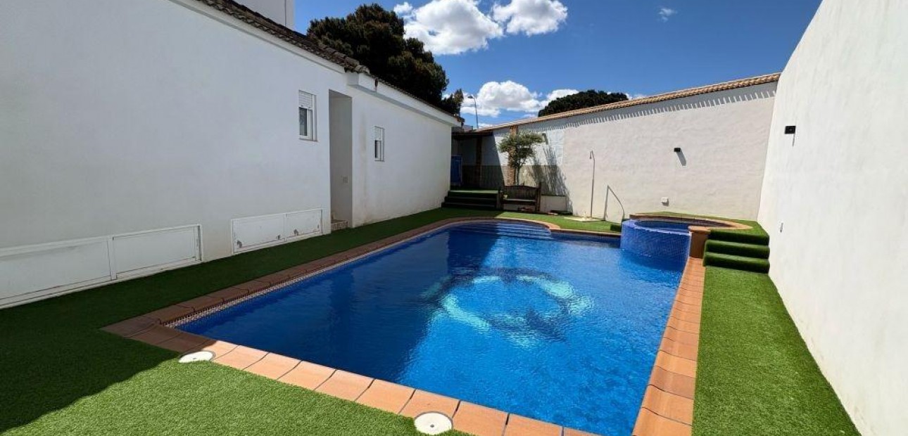 Herverkoop - Villa -
Torrevieja - Los Balcones - Los Altos del Edén