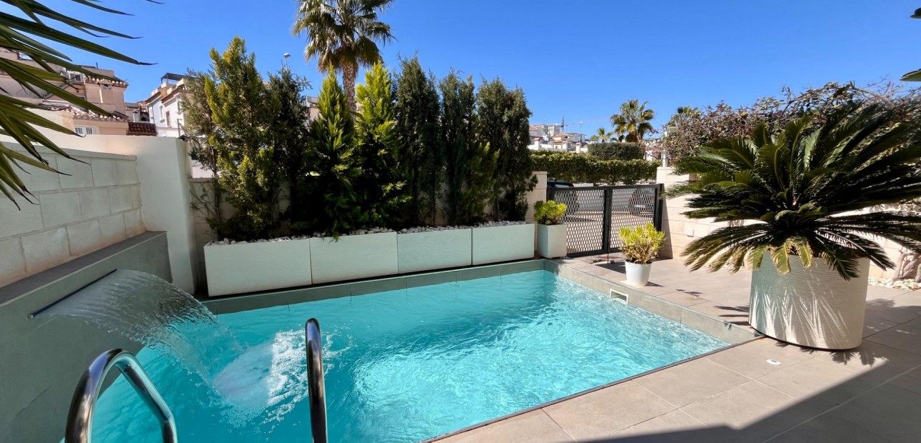 Sale - Terraced house -
Orihuela Costa - Las Filipinas
