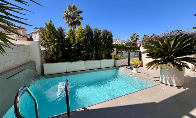 Sale - Terraced house -
Orihuela Costa - Las Filipinas