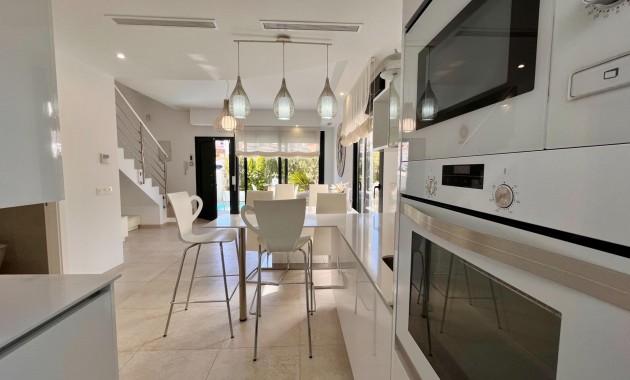 Sale - Terraced house -
Orihuela Costa - Las Filipinas