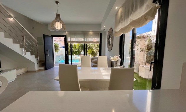Sale - Terraced house -
Orihuela Costa - Las Filipinas