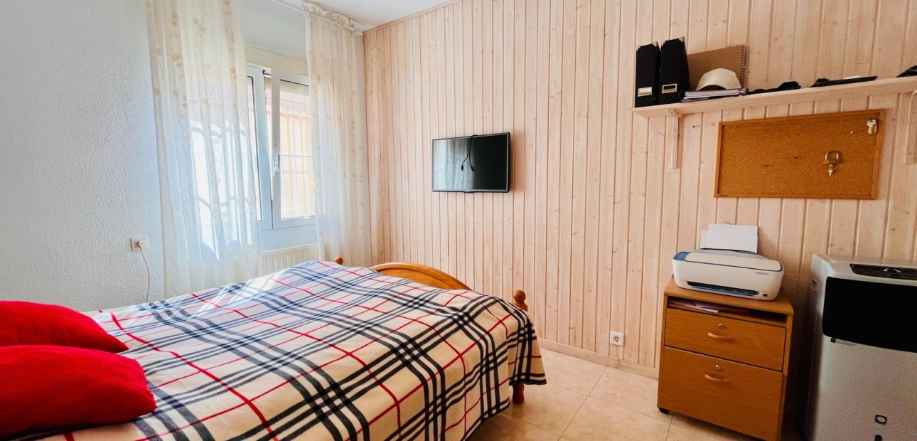 Herverkoop - Villa -
Orihuela Costa - Las Filipinas