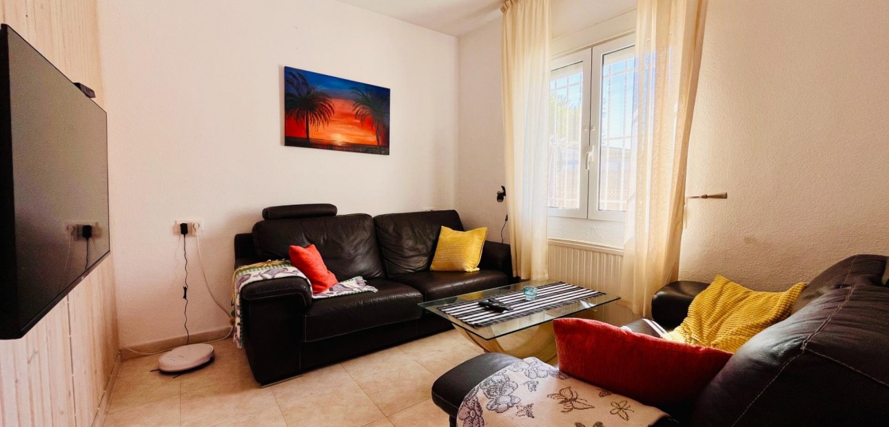 Herverkoop - Villa -
Orihuela Costa - Las Filipinas