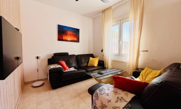 Herverkoop - Villa -
Orihuela Costa - Las Filipinas