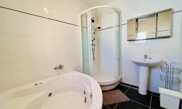 Herverkoop - Villa -
Orihuela Costa - Las Filipinas