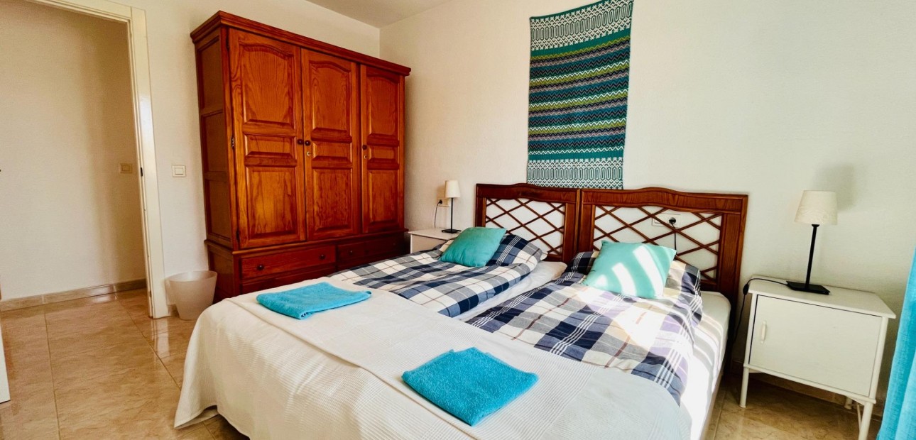 Herverkoop - Villa -
Orihuela Costa - Las Filipinas