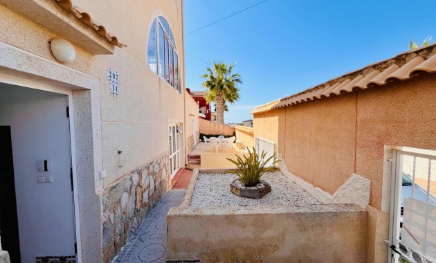 Herverkoop - Villa -
Orihuela Costa - Las Filipinas