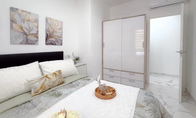 Sale - Apartment / flat -
Torrevieja - Centro