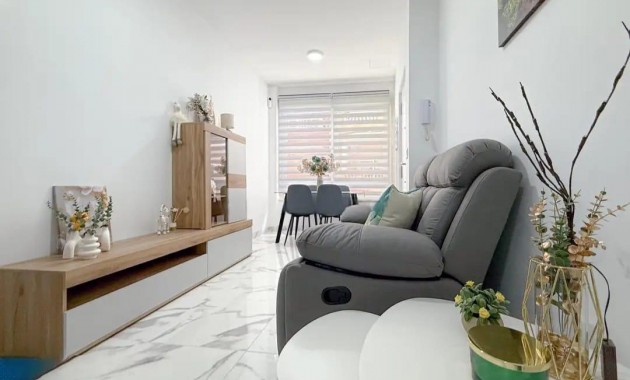 Sale - Apartment / flat -
Torrevieja - Centro
