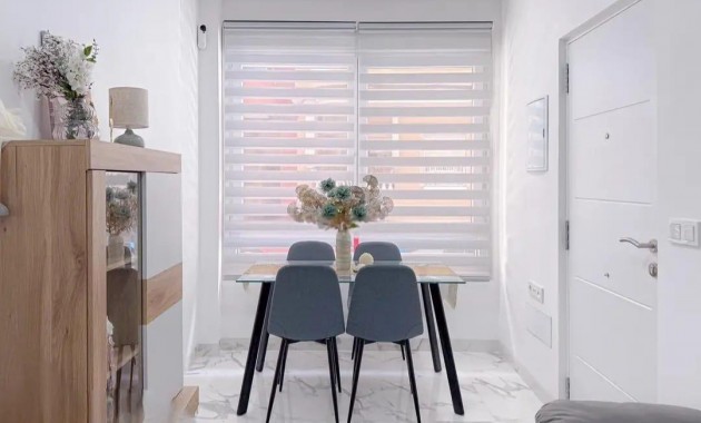 Sale - Apartment / flat -
Torrevieja - Centro