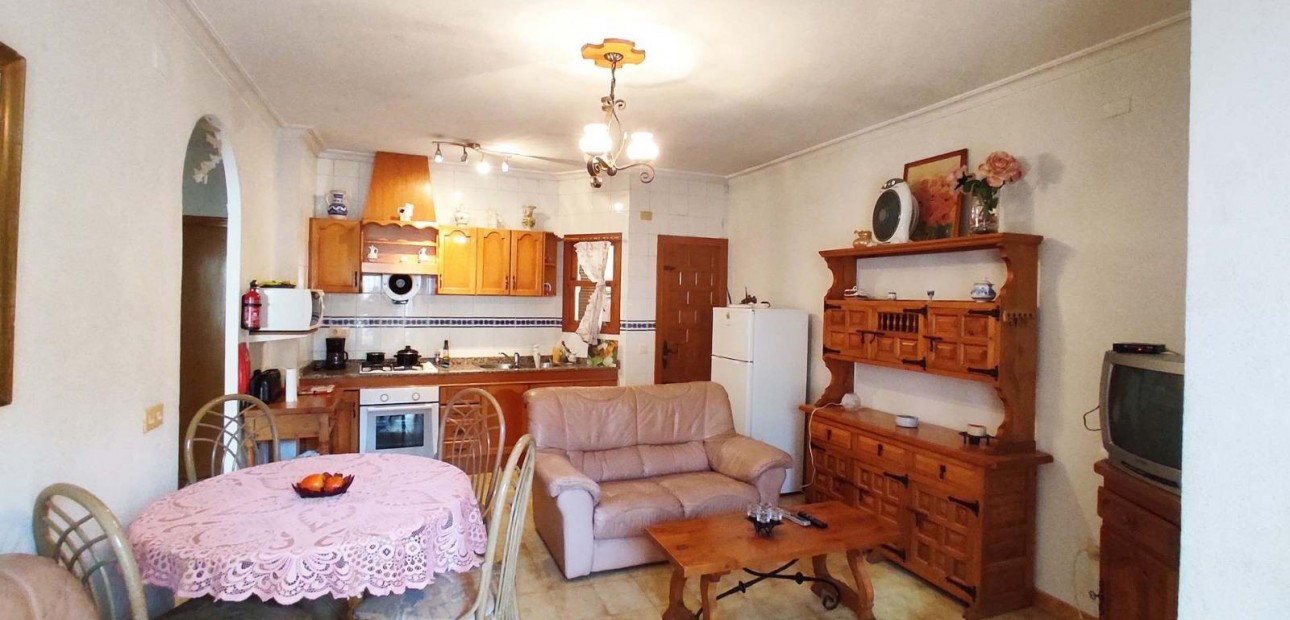 Herverkoop - Appartement / flat -
Torrevieja - Estacion de autobuses