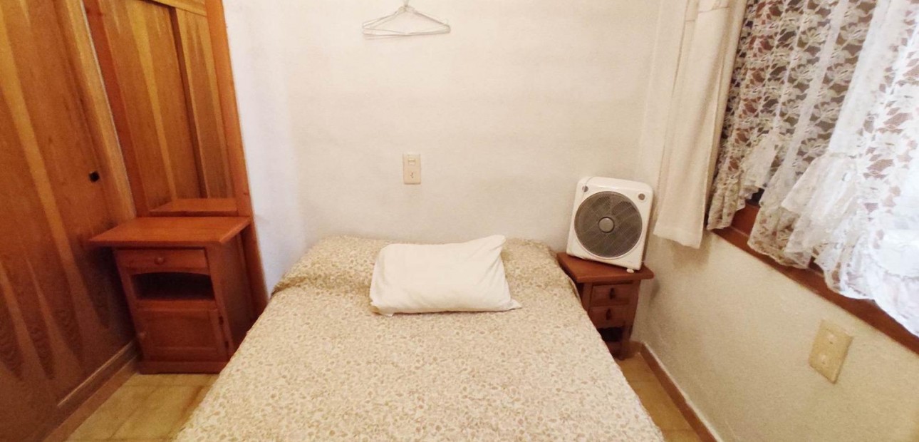 Herverkoop - Appartement / flat -
Torrevieja - Estacion de autobuses