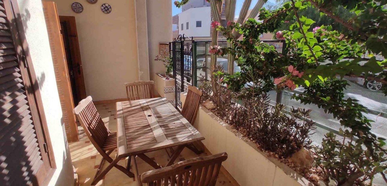 Herverkoop - Appartement / flat -
Torrevieja - Estacion de autobuses