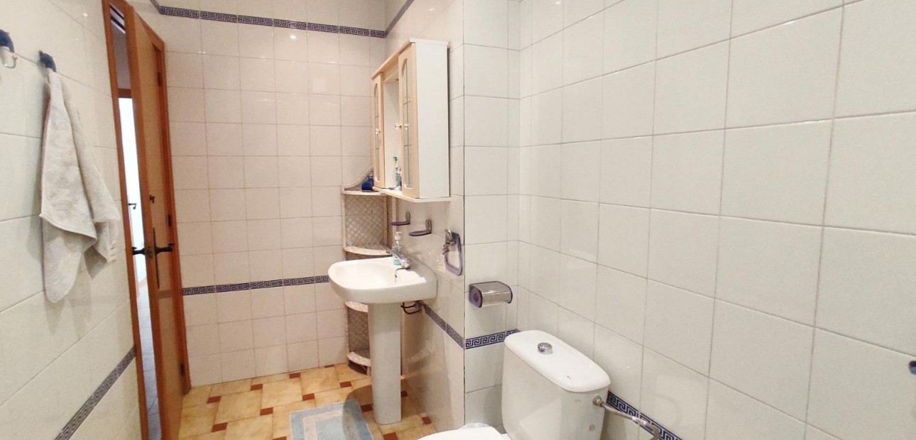 Herverkoop - Appartement / flat -
Torrevieja - Estacion de autobuses