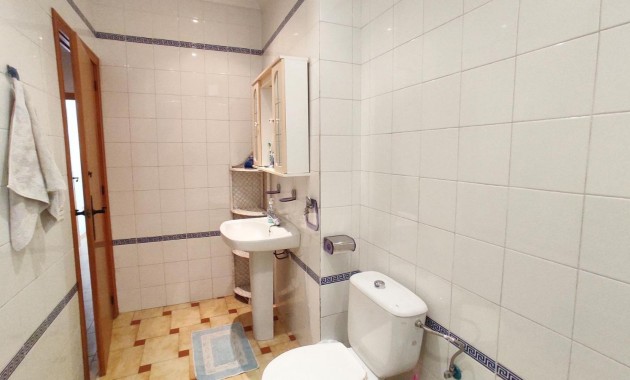 Herverkoop - Appartement / flat -
Torrevieja - Estacion de autobuses