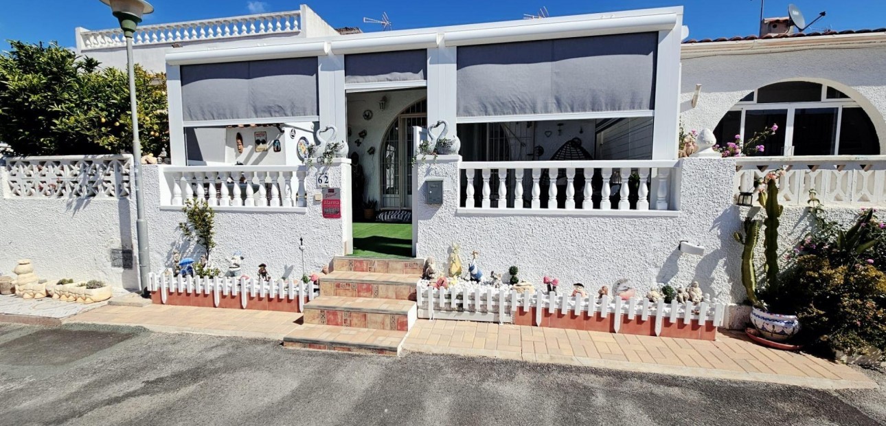 Sale - Bungalow -
Torrevieja - La Siesta - El Salado - Torreta