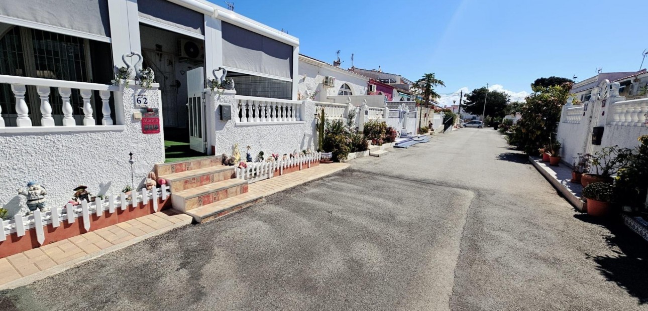 Sale - Bungalow -
Torrevieja - La Siesta - El Salado - Torreta