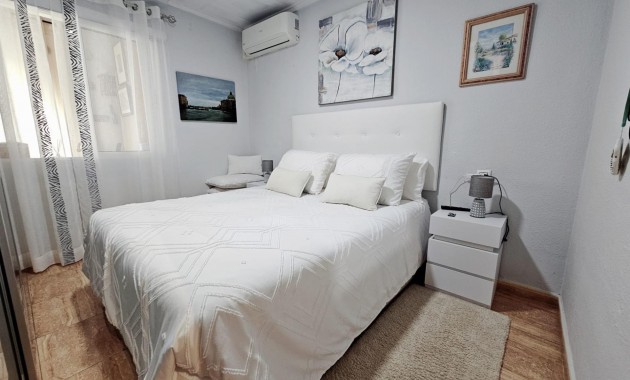 Sale - Bungalow -
Torrevieja - La Siesta - El Salado - Torreta