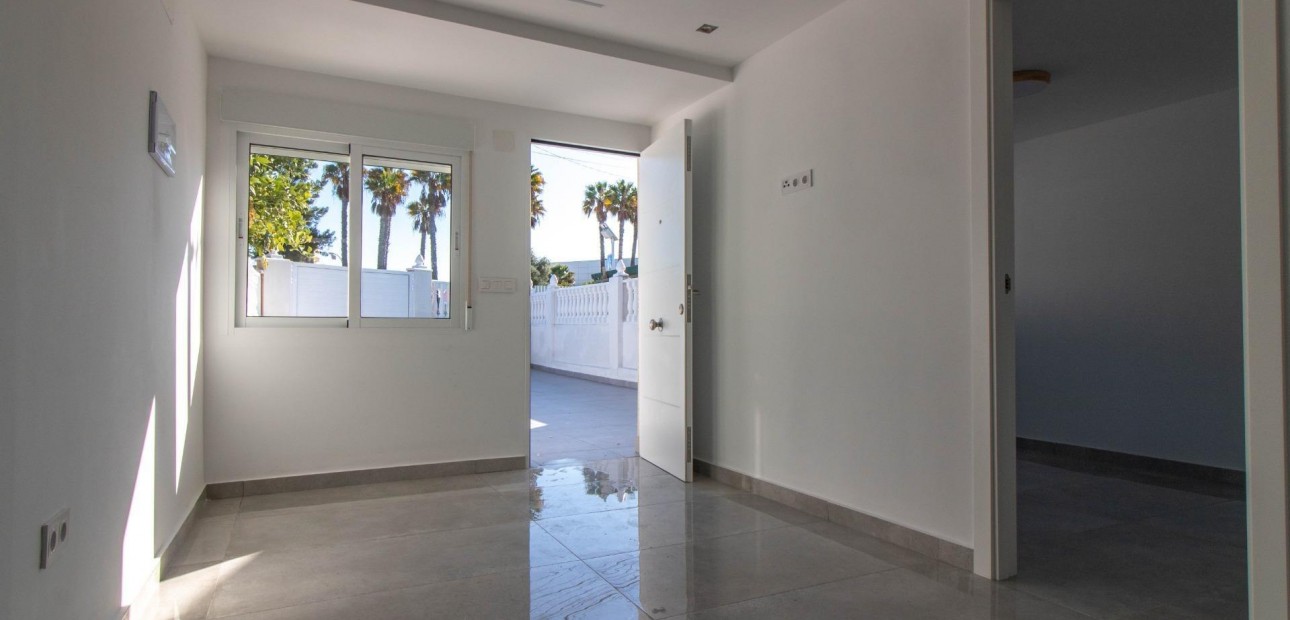 Venta - Terraced house -
Torrevieja - Torreta florida