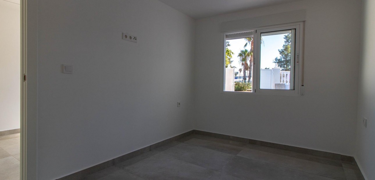 Venta - Terraced house -
Torrevieja - Torreta florida
