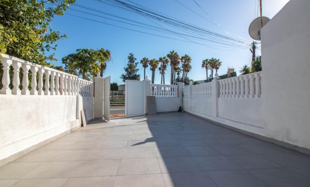 Venta - Terraced house -
Torrevieja - Torreta florida