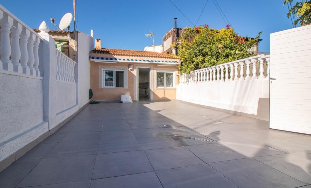 Venta - Terraced house -
Torrevieja - Torreta florida