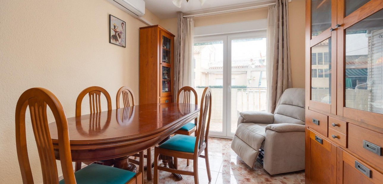Herverkoop - Penthouse -
Torrevieja - Playa del cura