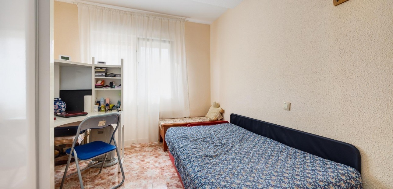 Herverkoop - Penthouse -
Torrevieja - Playa del cura