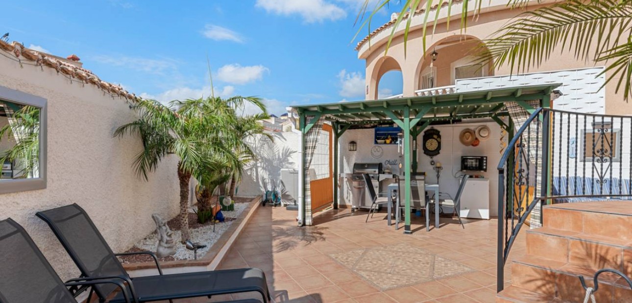 Sale - Villa -
Ciudad Quesada