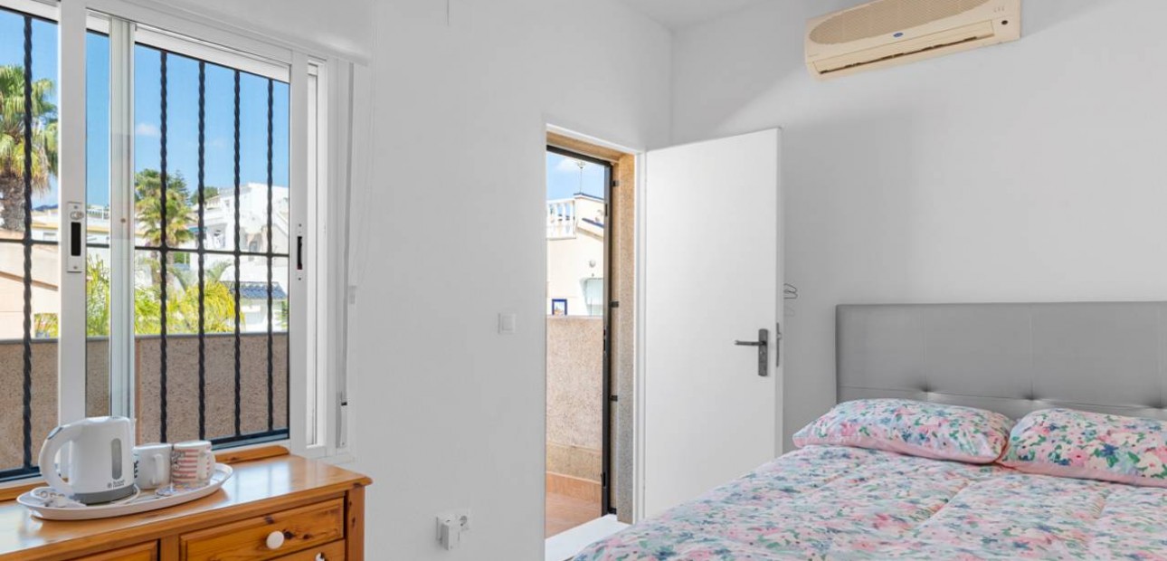Sale - Villa -
Ciudad Quesada
