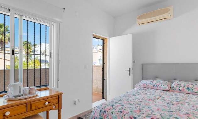 Sale - Villa -
Ciudad Quesada