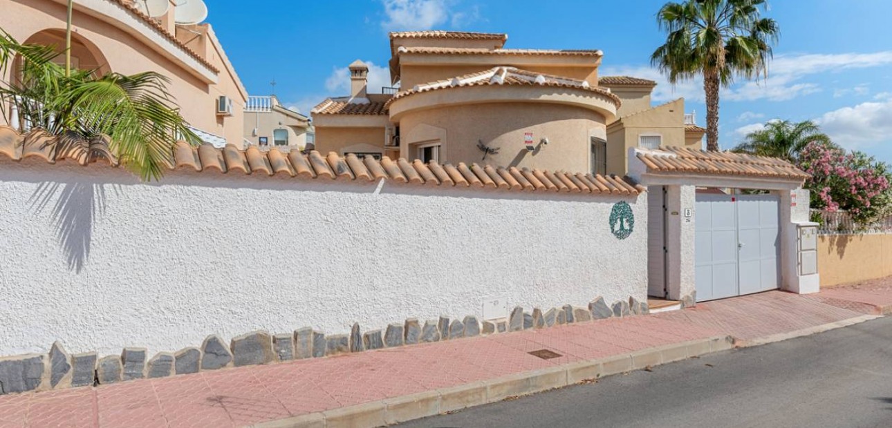 Sale - Villa -
Ciudad Quesada
