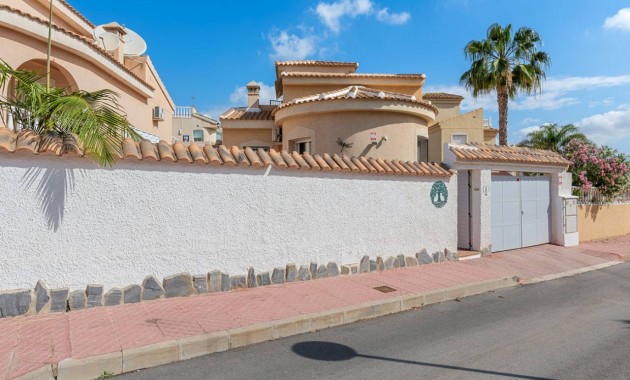Sale - Villa -
Ciudad Quesada
