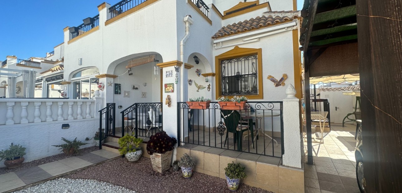 Herverkoop - Herenhuis -
Orihuela - Entre Naranjos Vistabella