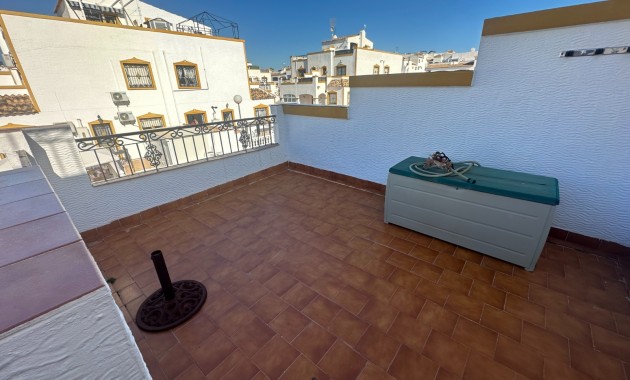 Herverkoop - Herenhuis -
Orihuela - Entre Naranjos Vistabella