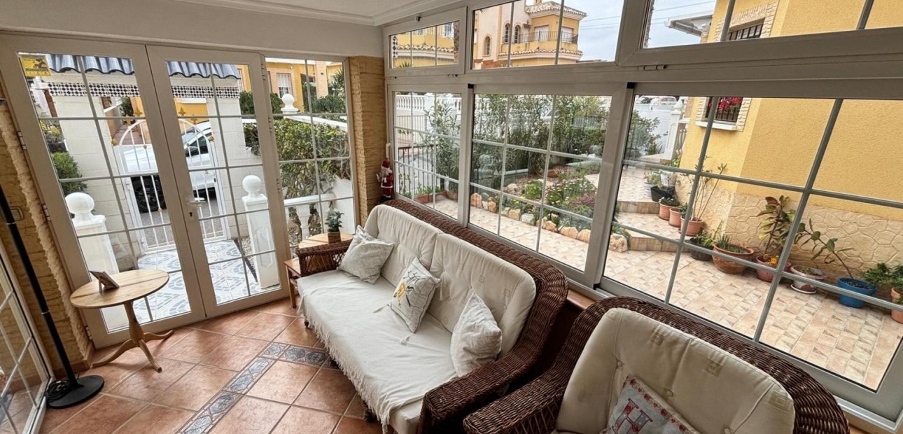 Herverkoop - Villa -
Algorfa - Costa blanca sur