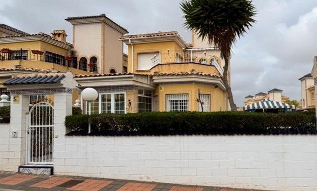 Herverkoop - Villa -
Algorfa - Costa blanca sur