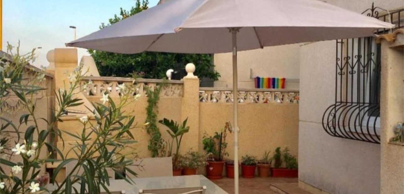 Sale - Bungalow -
Torrevieja - Torrejón