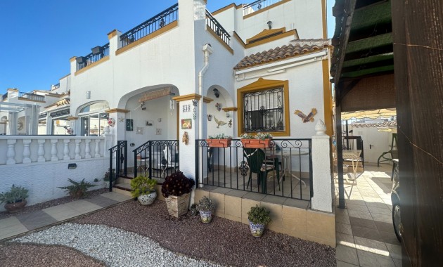 Herverkoop - Herenhuis -
Orihuela - Entre Naranjos Vistabella